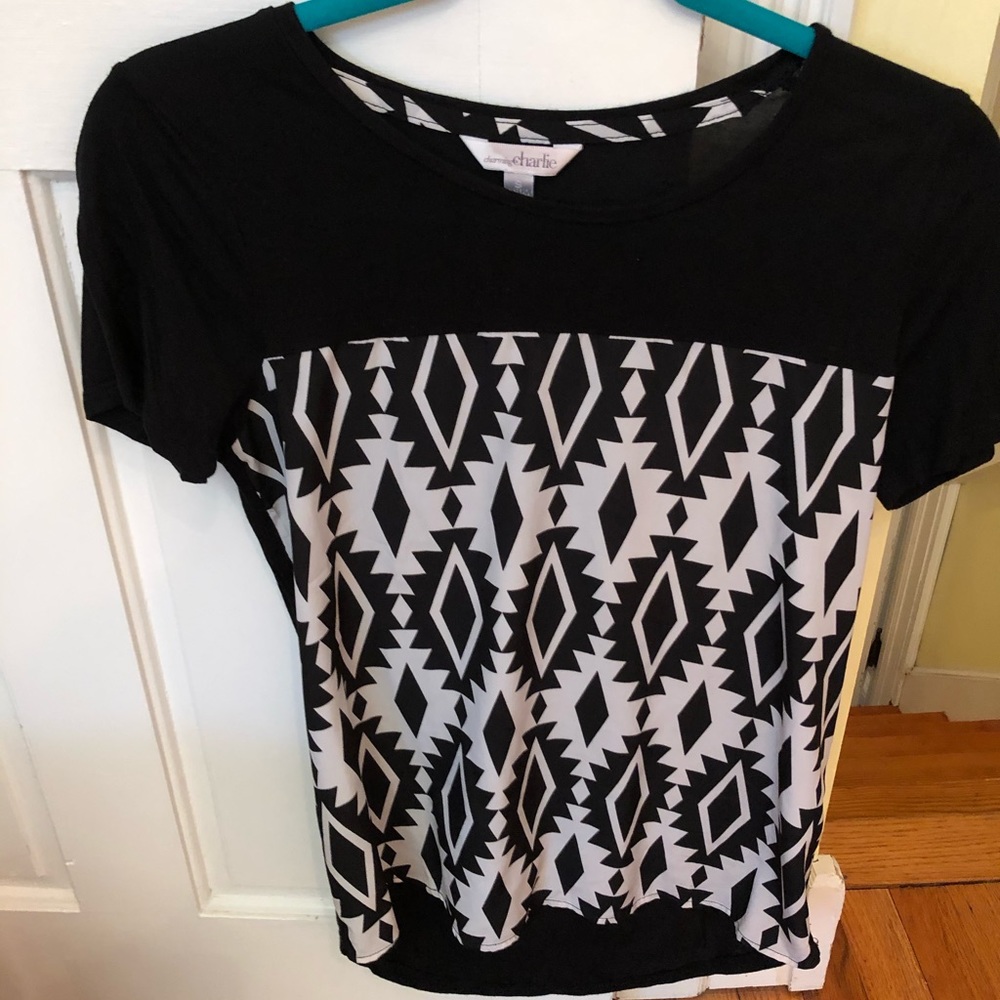 Short Sleeve Black and White Top